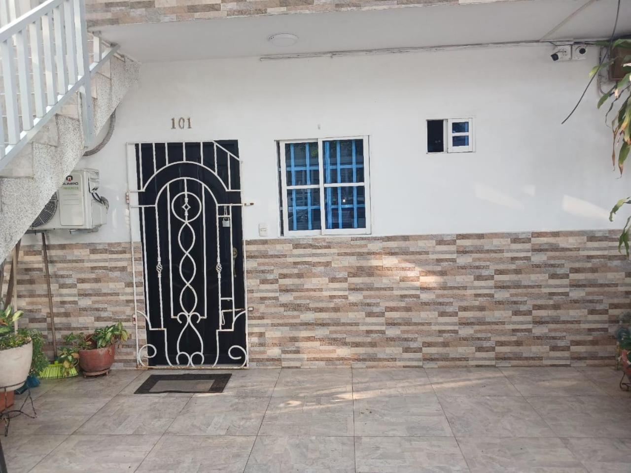 HABITACIÓN INDEPENDIENTE y APARTAESTUDIO EN EL PARAÍSO Barranquilla  Exterior foto